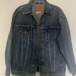 Levi's Premium Denim Medium
Wash Blue Trucker Jacket Mens Small